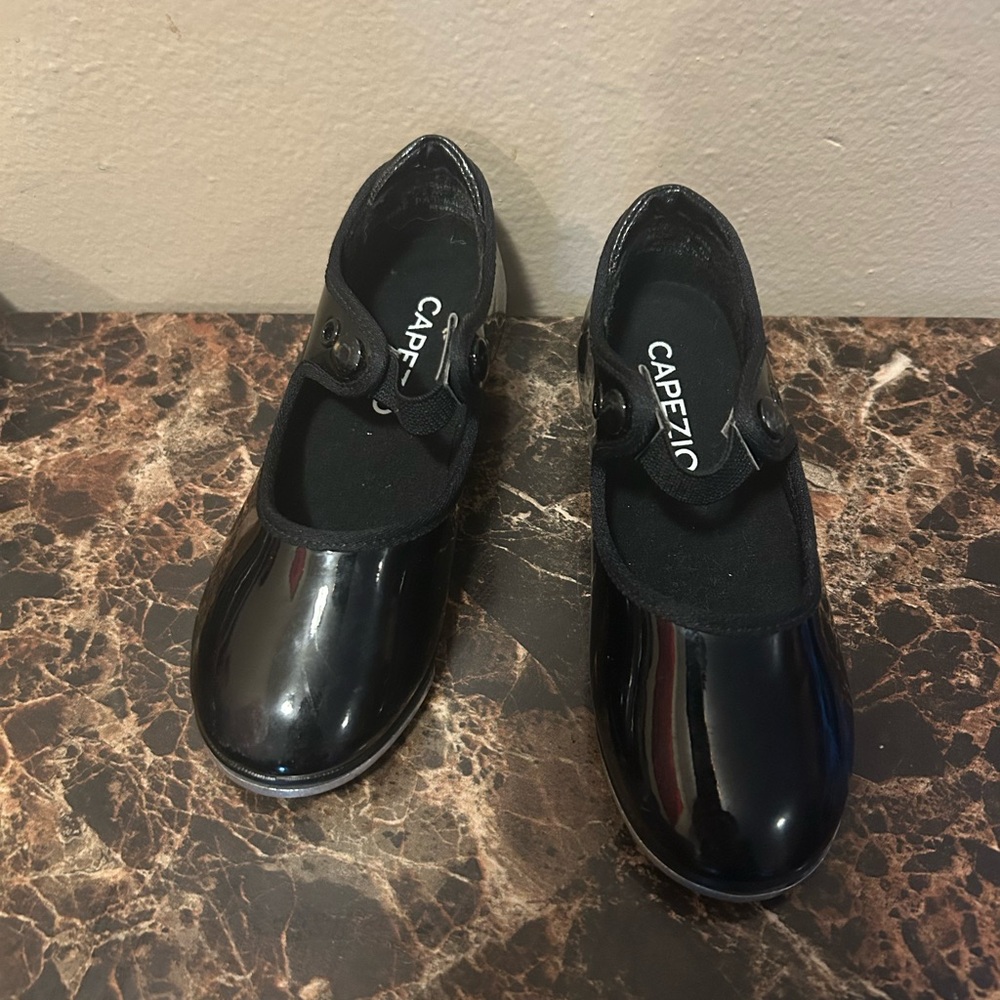 Capezio Kids Glossy Black Dress Shoes - size toddler 8.5